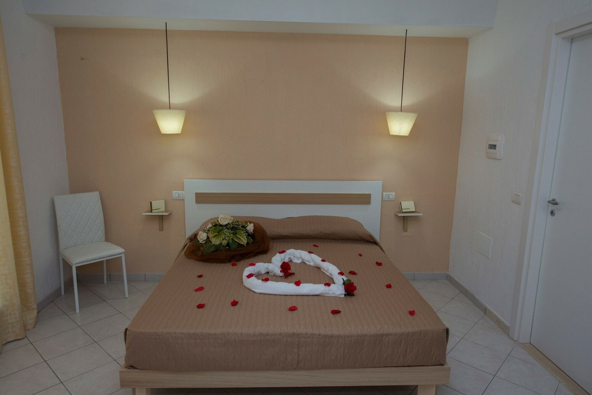 Villa Saturno โตรเปอา ภายนอก รูปภาพ